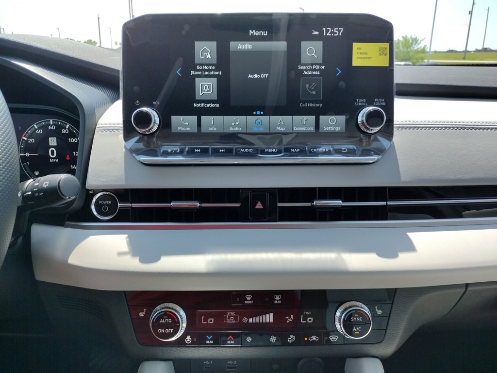 New 2025 Mitsubishi Outlander SEL image 3