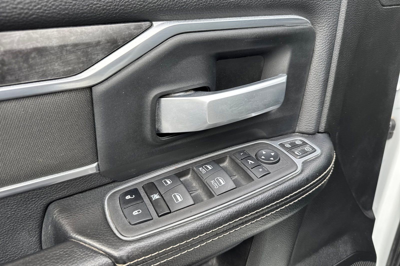 Used 2024 RAM 2500 Big Horn w/ Off Road Package image 12