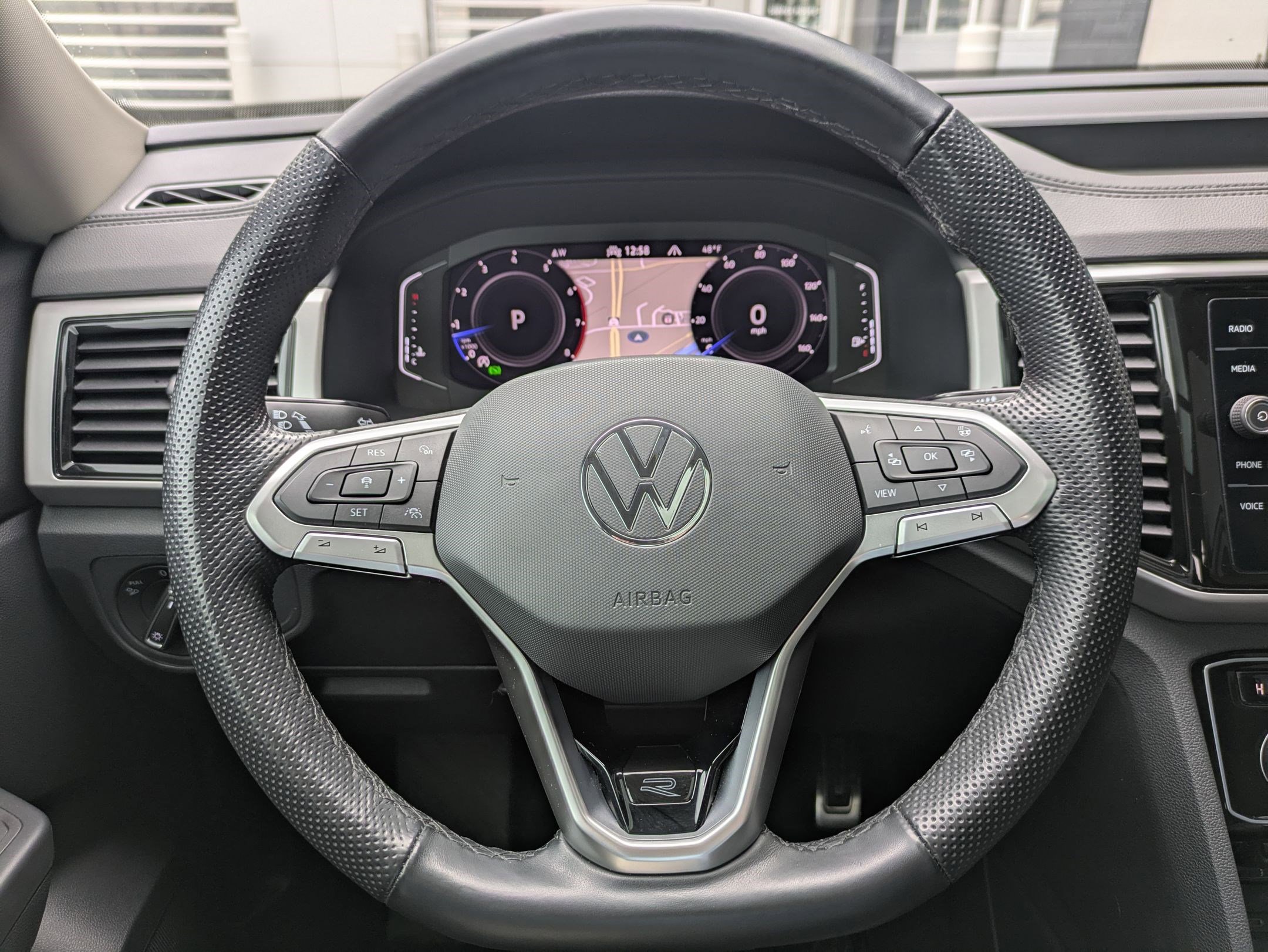 Used 2022 Volkswagen Atlas SEL Premium image 12