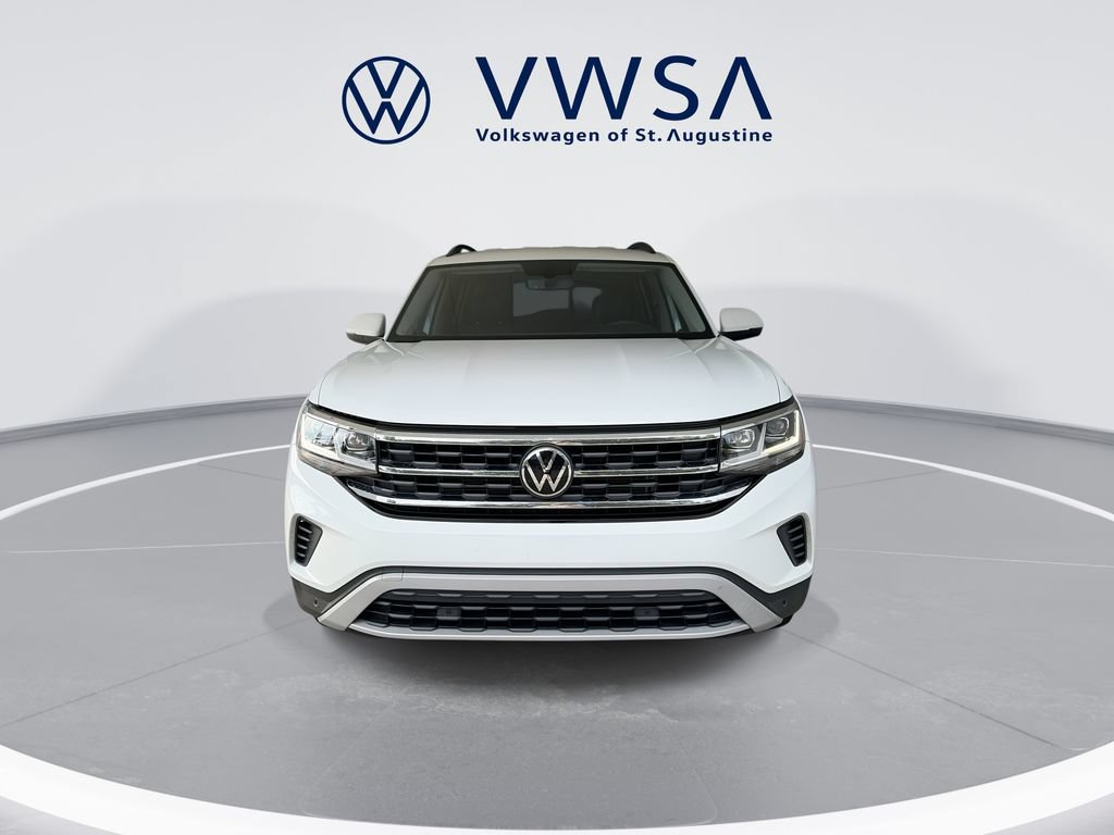 Certified 2023 Volkswagen Atlas SE w/ Black Wheel Package FWD image 2