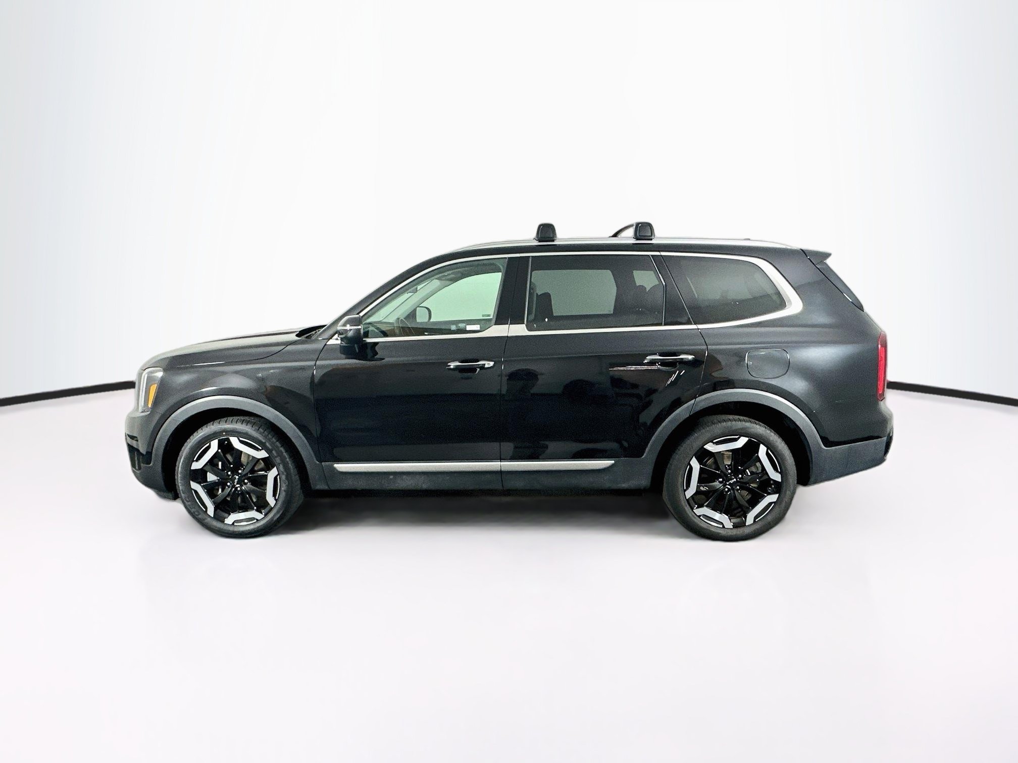 Used 2025 Kia Telluride S AWD/4WD image 4