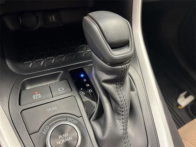 Used 2025 Toyota RAV4 LE AWD/4WD image 20