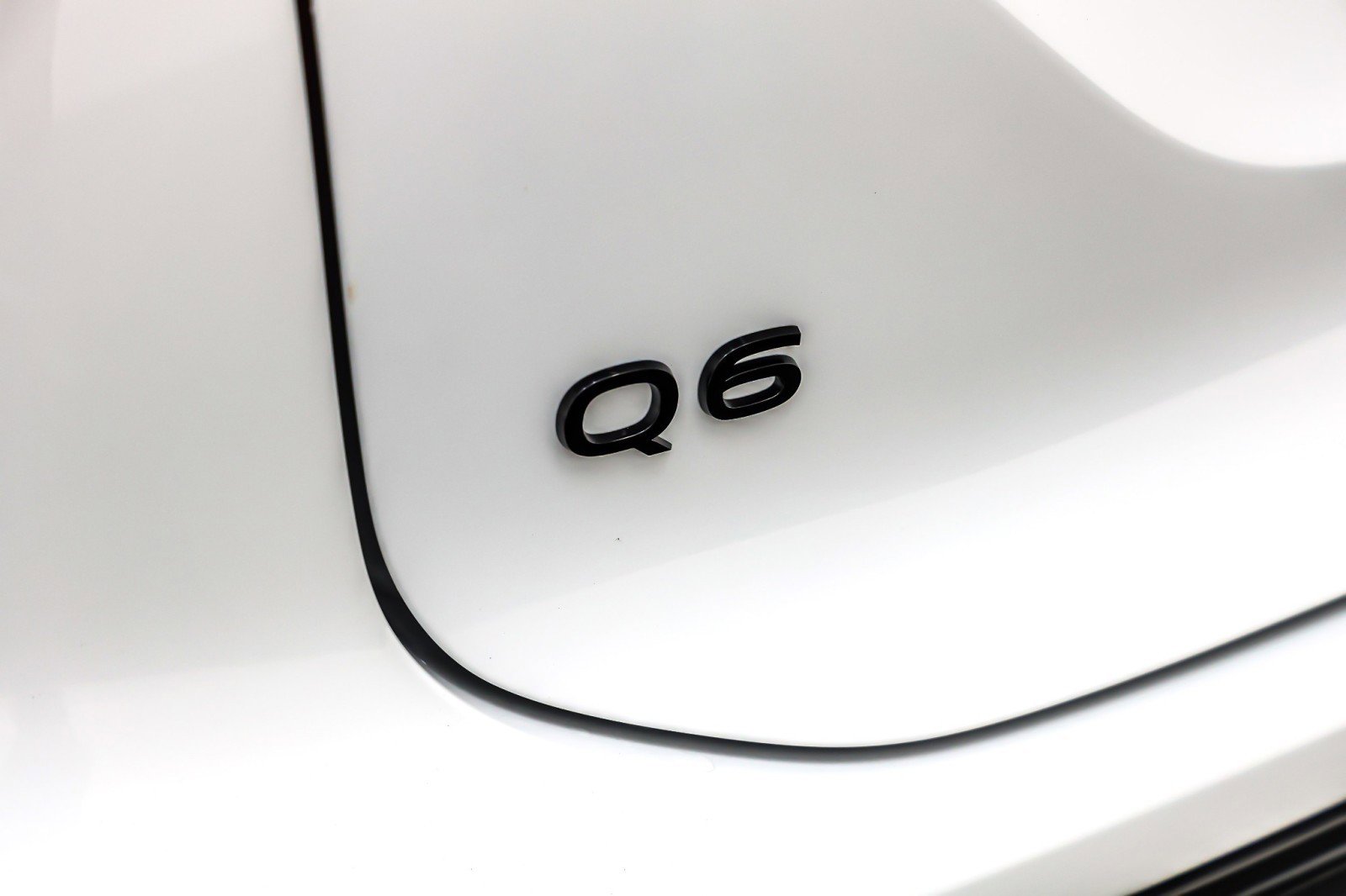 New 2025 Audi Q6 e-tron Premium Plus AWD/4WD image 9