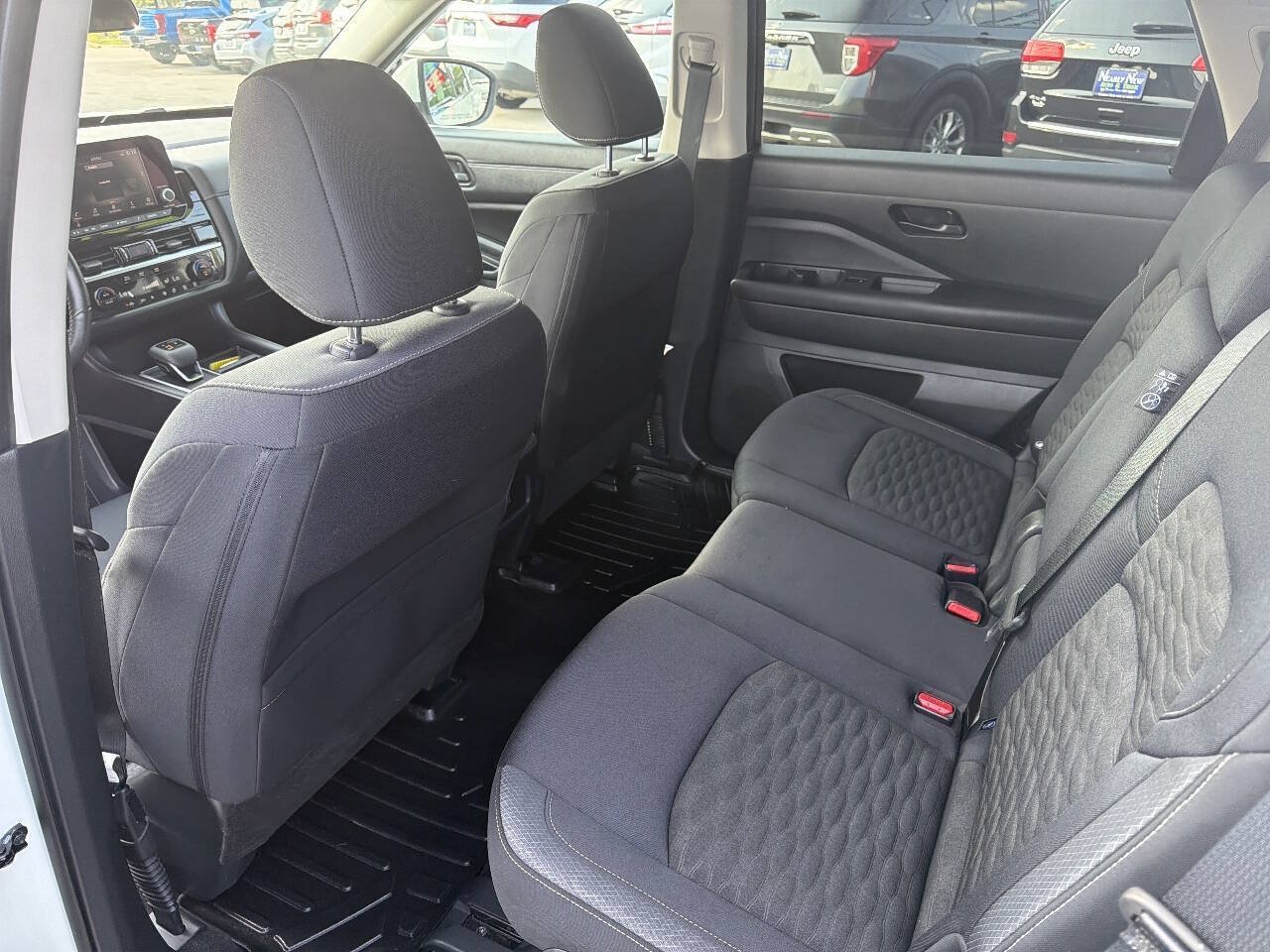 Used 2024 Nissan Pathfinder SV AWD/4WD image 12