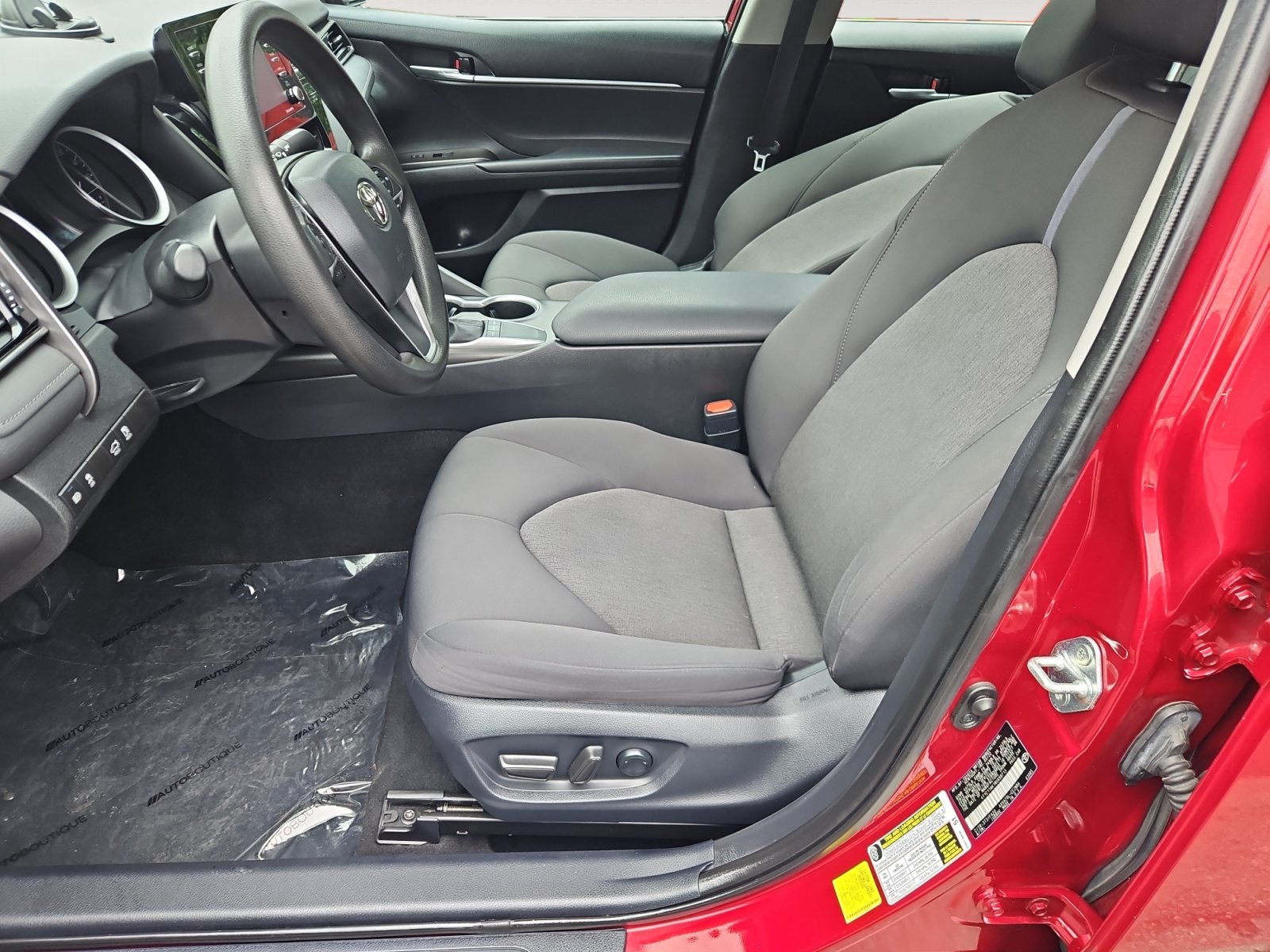 Used 2022 Toyota Camry LE FWD image 10