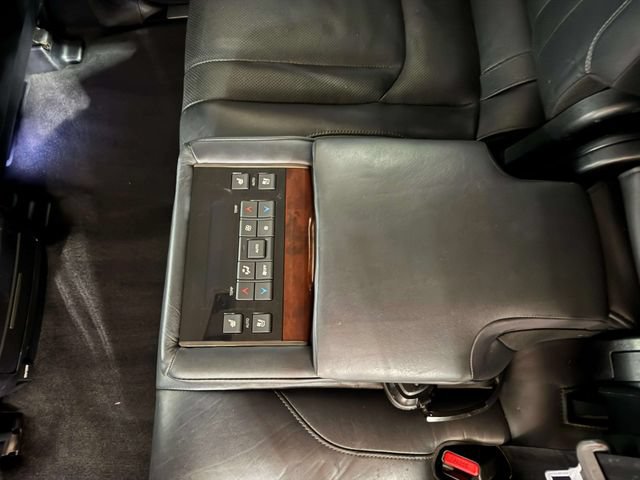Used 2019 Lexus LX 570 4WD w/ Luxury Package image 25