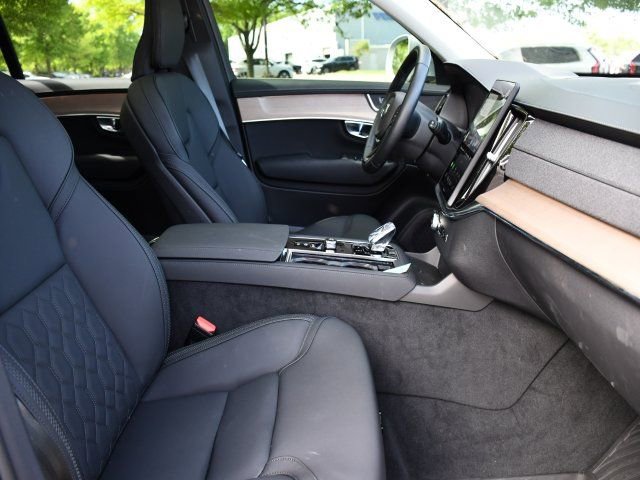 Used 2025 Volvo XC90 B6 Core w/ Protection Package Premier AWD/4WD image 26