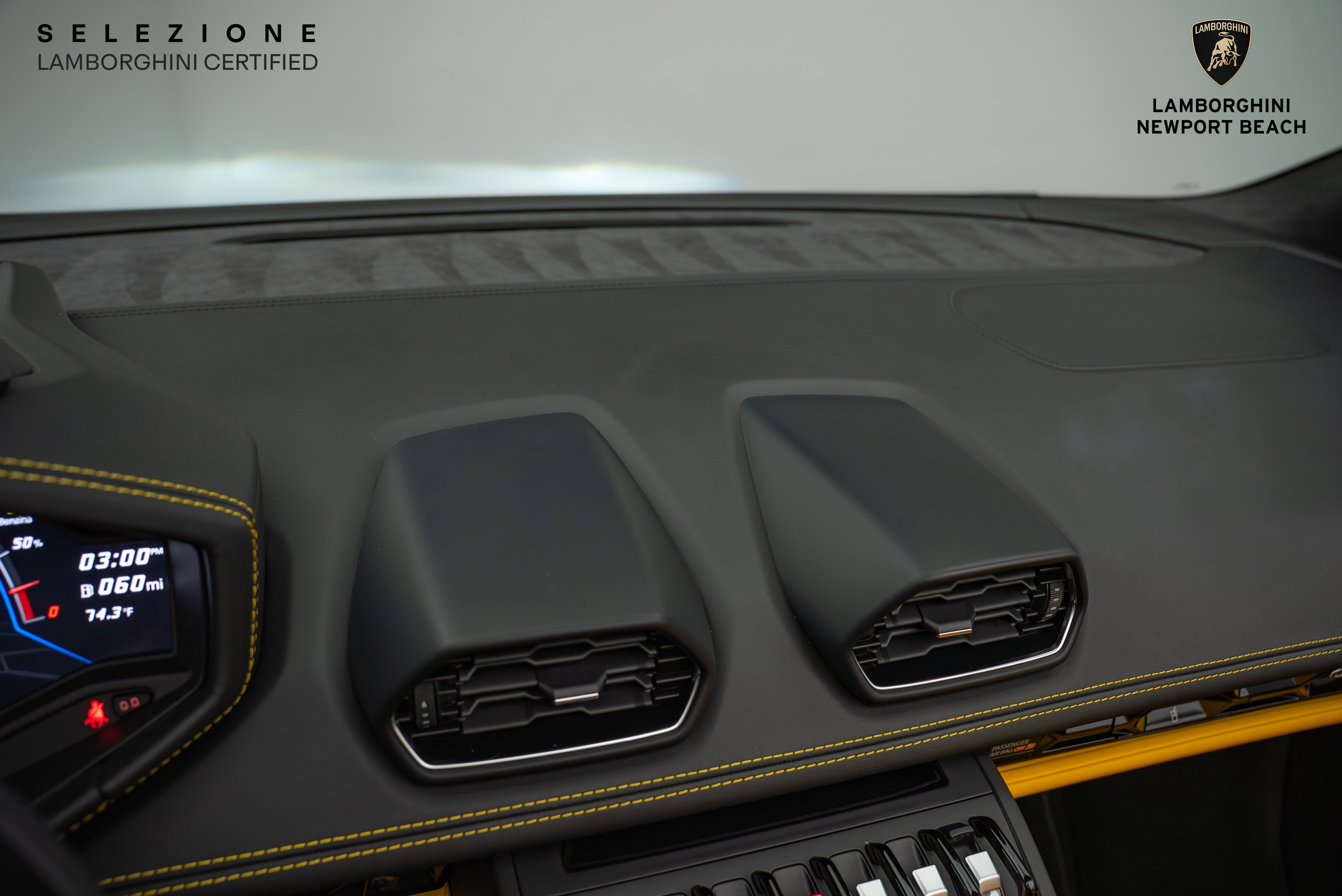 Used 2022 Lamborghini Huracan EVO image 28