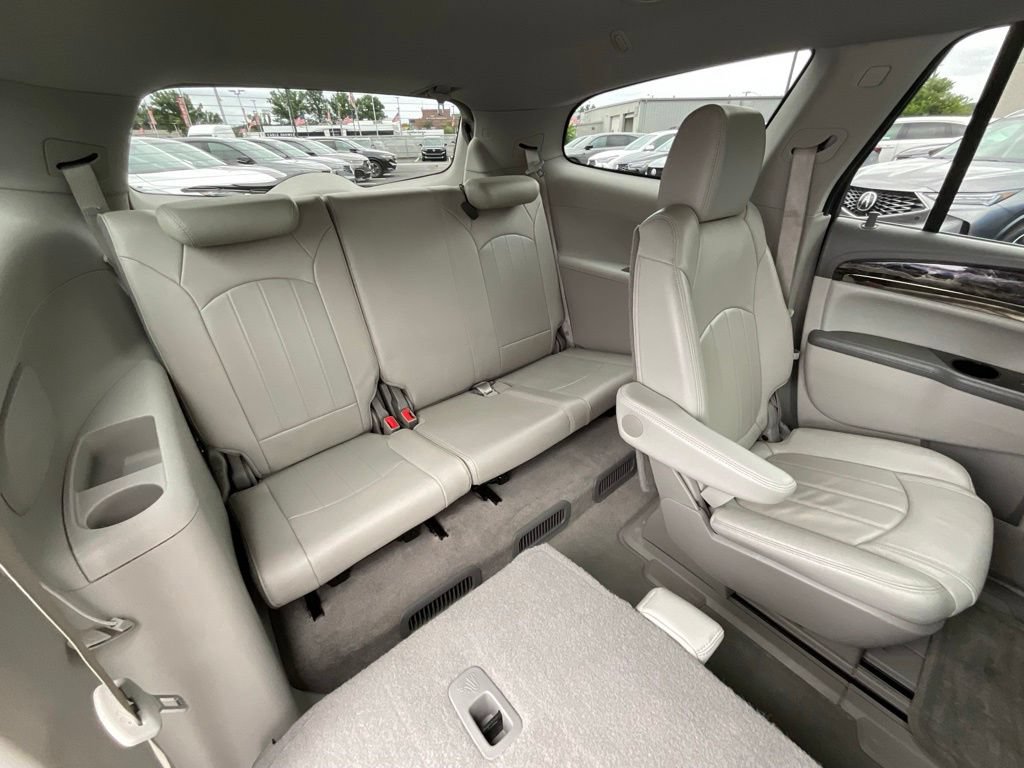 Used 2013 Buick Enclave Leather FWD image 20