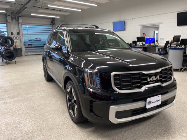 Used 2025 Kia Telluride S AWD/4WD image 3