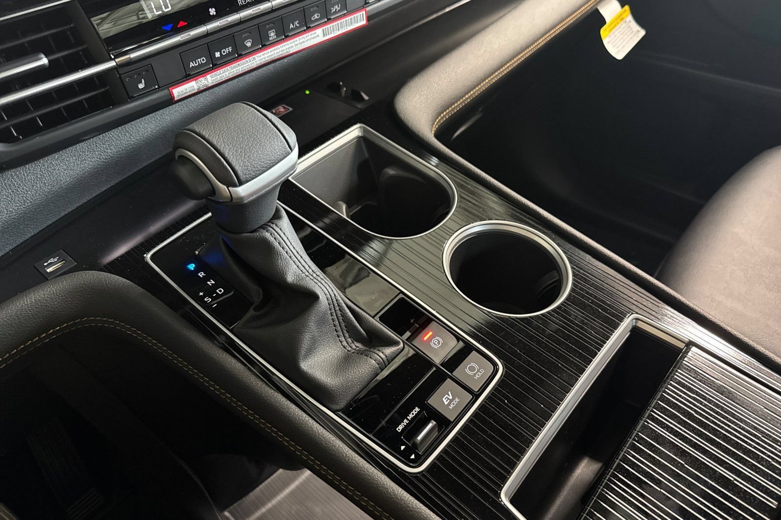 New 2026 Toyota Sienna XLE Woodland Edition AWD/4WD image 27