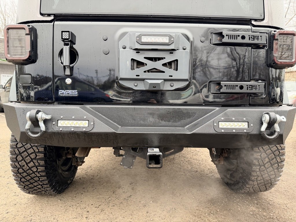 Used 2013 Jeep Wrangler Unlimited Sahara image 16