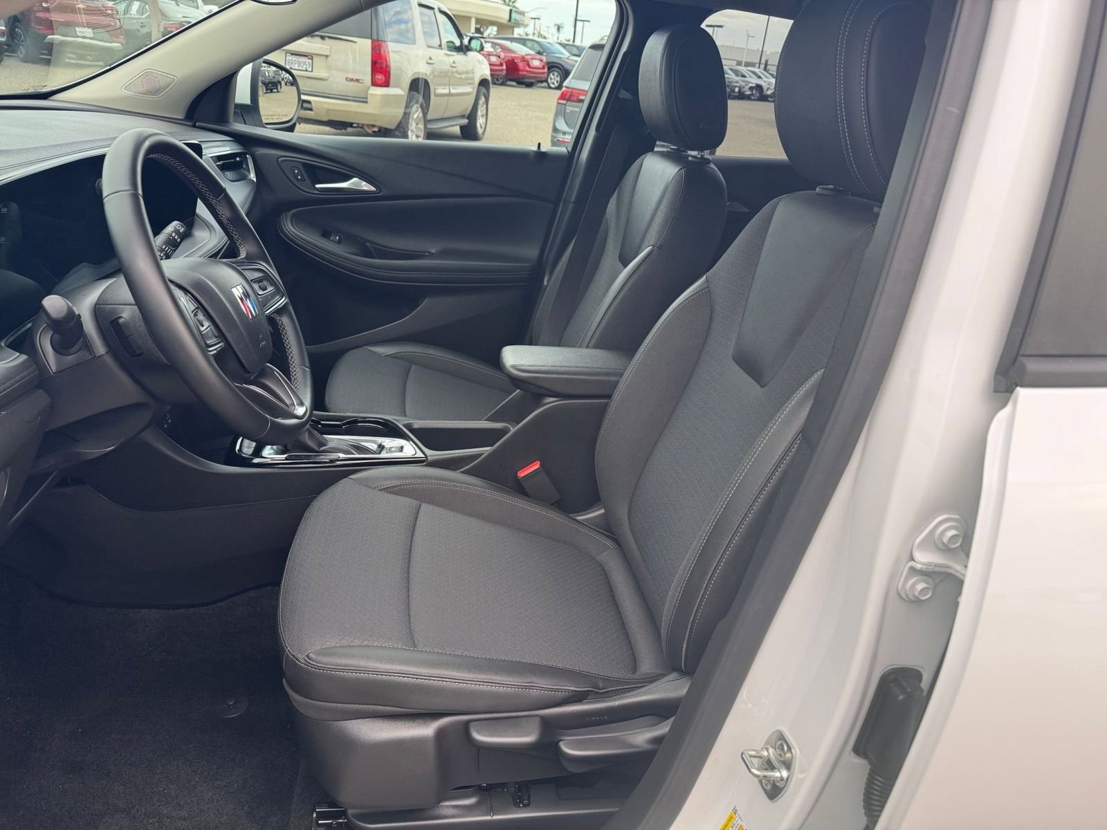 Used 2025 Buick Encore GX Preferred image 27