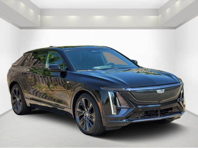 New 2026 Cadillac Lyriq Signature Sport w/ LPO, Floor Liner Package