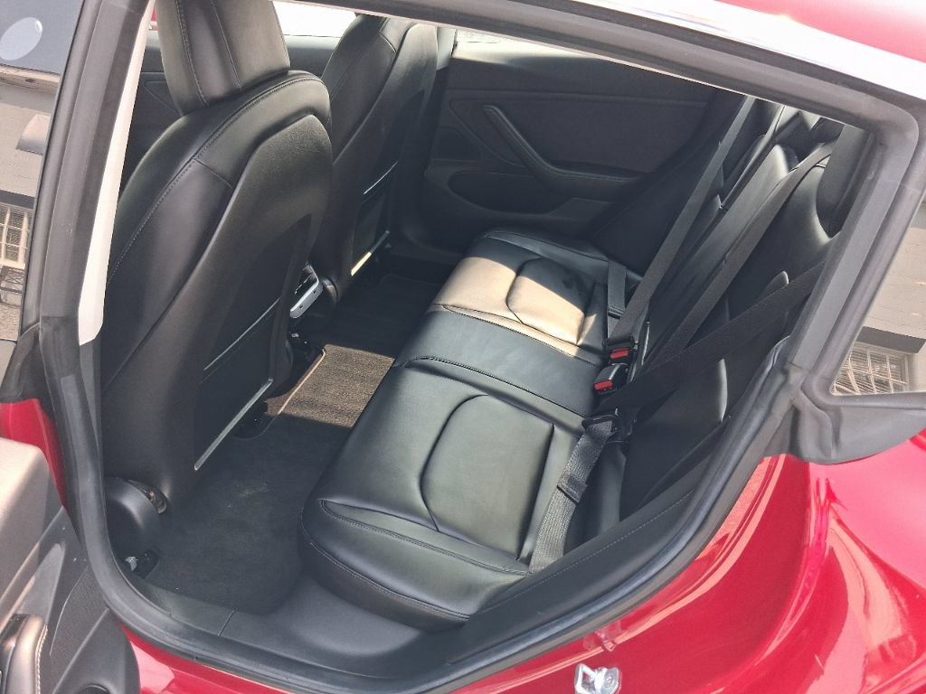 Used 2018 Tesla Model 3 RWD image 5