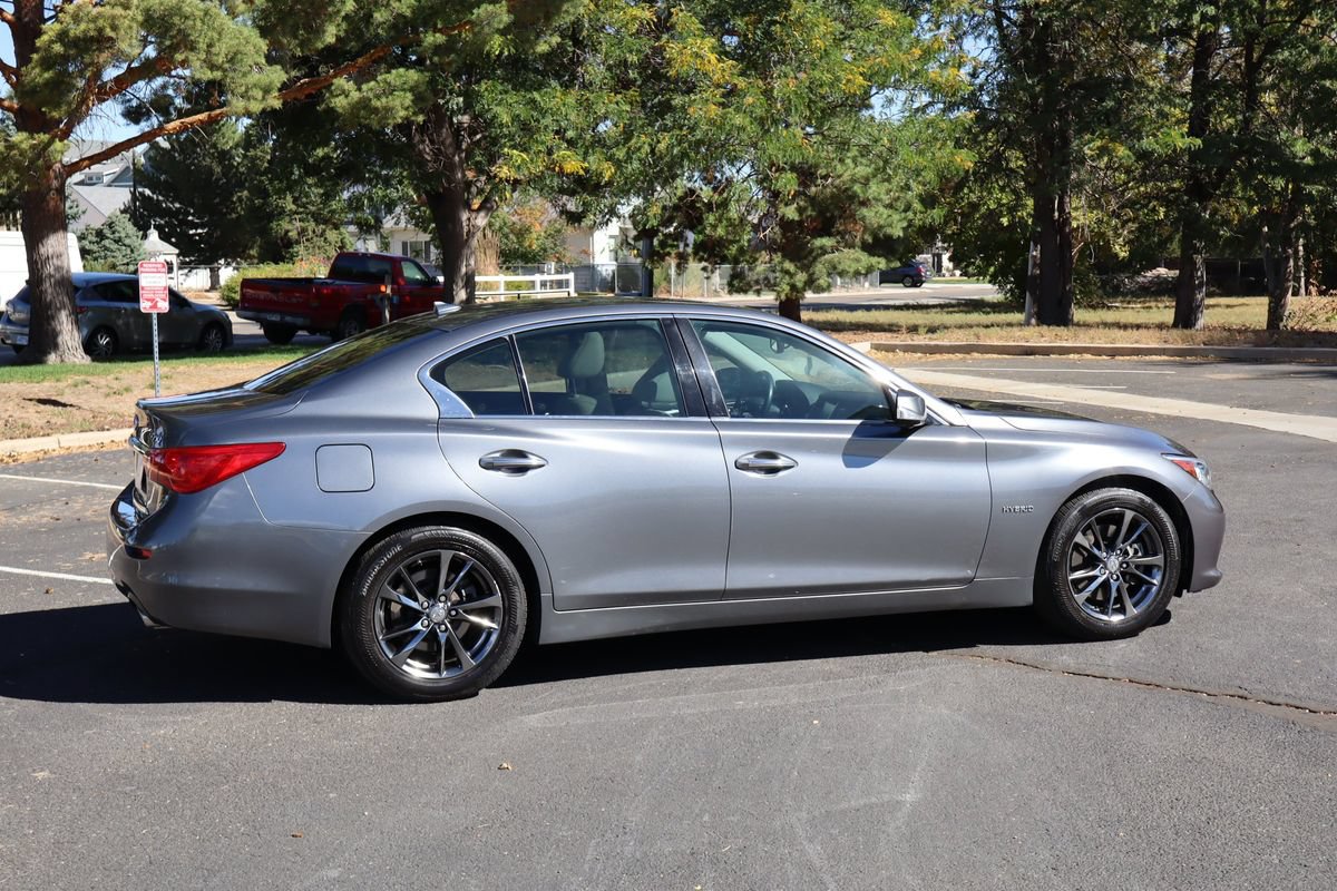 Used 2015 INFINITI Q50 Premium w/ Deluxe Technology Package AWD/4WD image 4