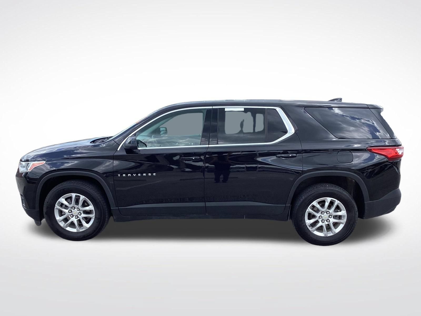 Used 2021 Chevrolet Traverse LS AWD/4WD image 3