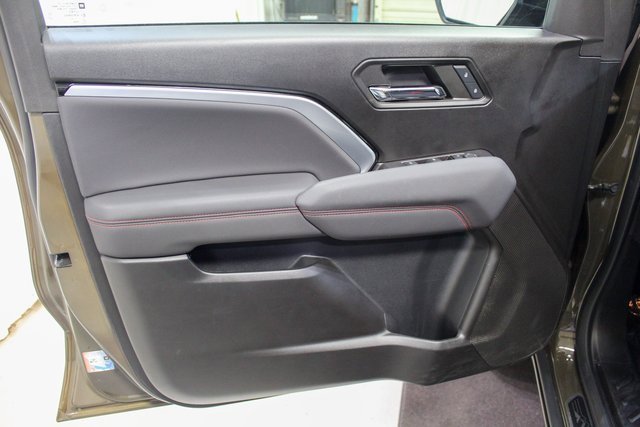 Used 2024 Chevrolet Colorado Z71 w/ LPO, Dark Essentials Package image 7