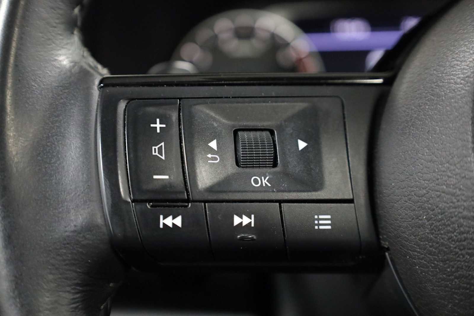 Used 2022 Nissan Pathfinder SL image 24