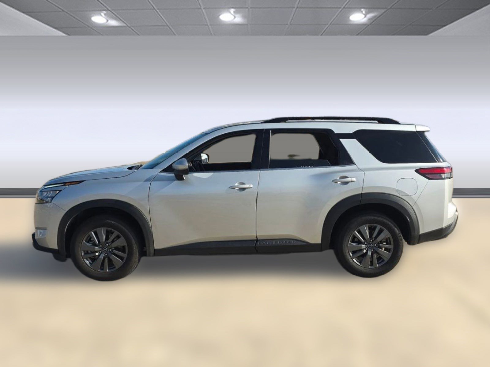 Used 2024 Nissan Pathfinder SV w/ SV Premium Package image 2