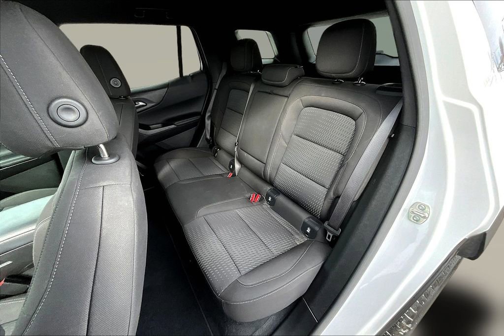 Used 2025 Chevrolet Equinox LT AWD/4WD image 23