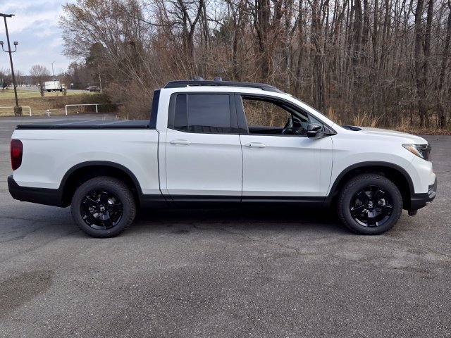 New 2026 Honda Ridgeline Black Edition image 2