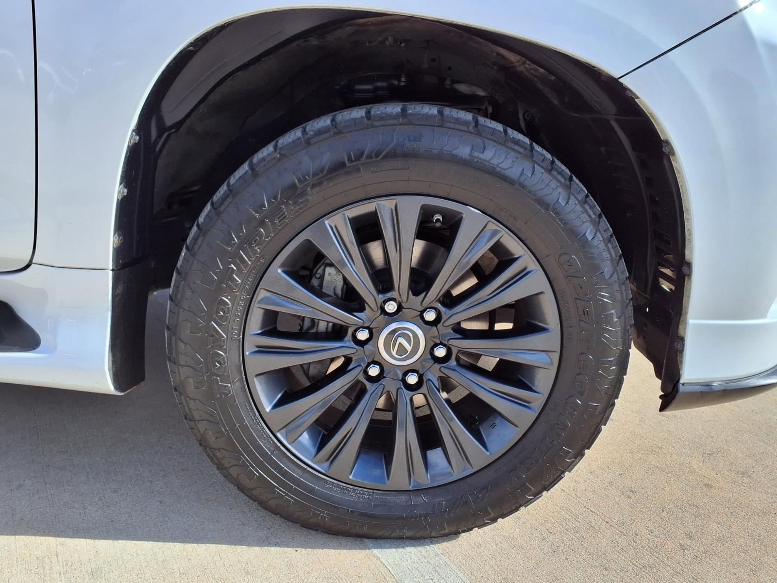 Used 2022 Lexus GX 460 Premium w/ Accessory Package image 10
