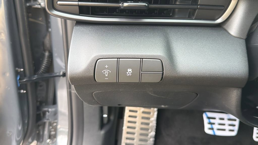 New 2026 Hyundai Elantra Sport image 30