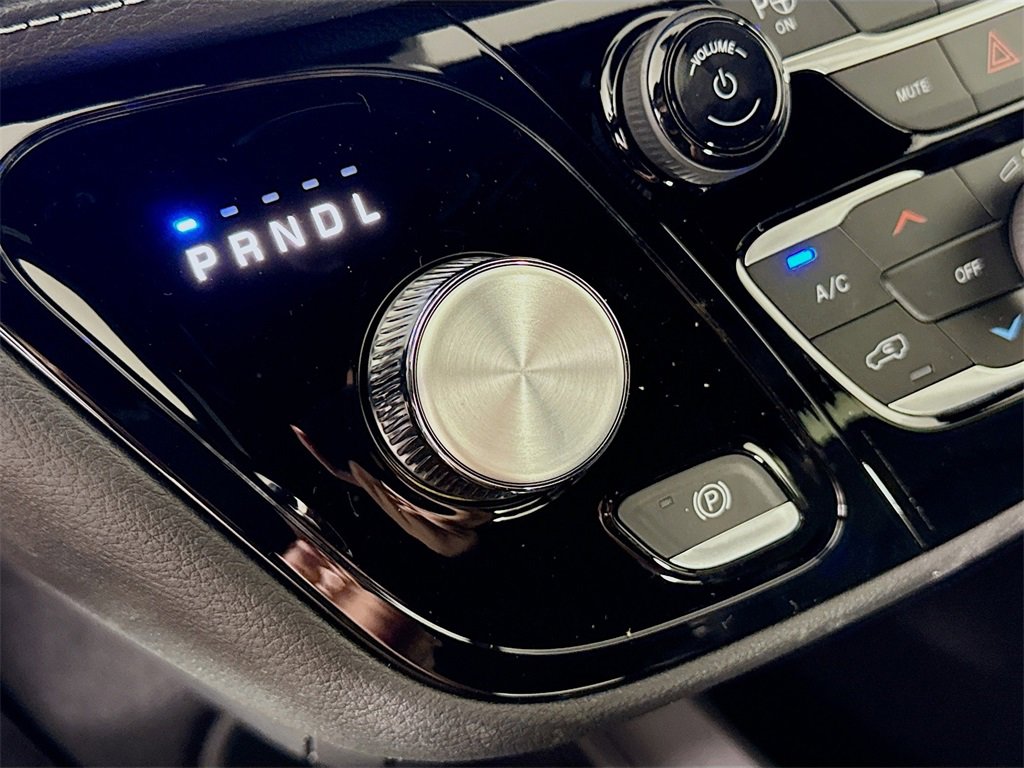 New 2025 Chrysler Pacifica Select image 17