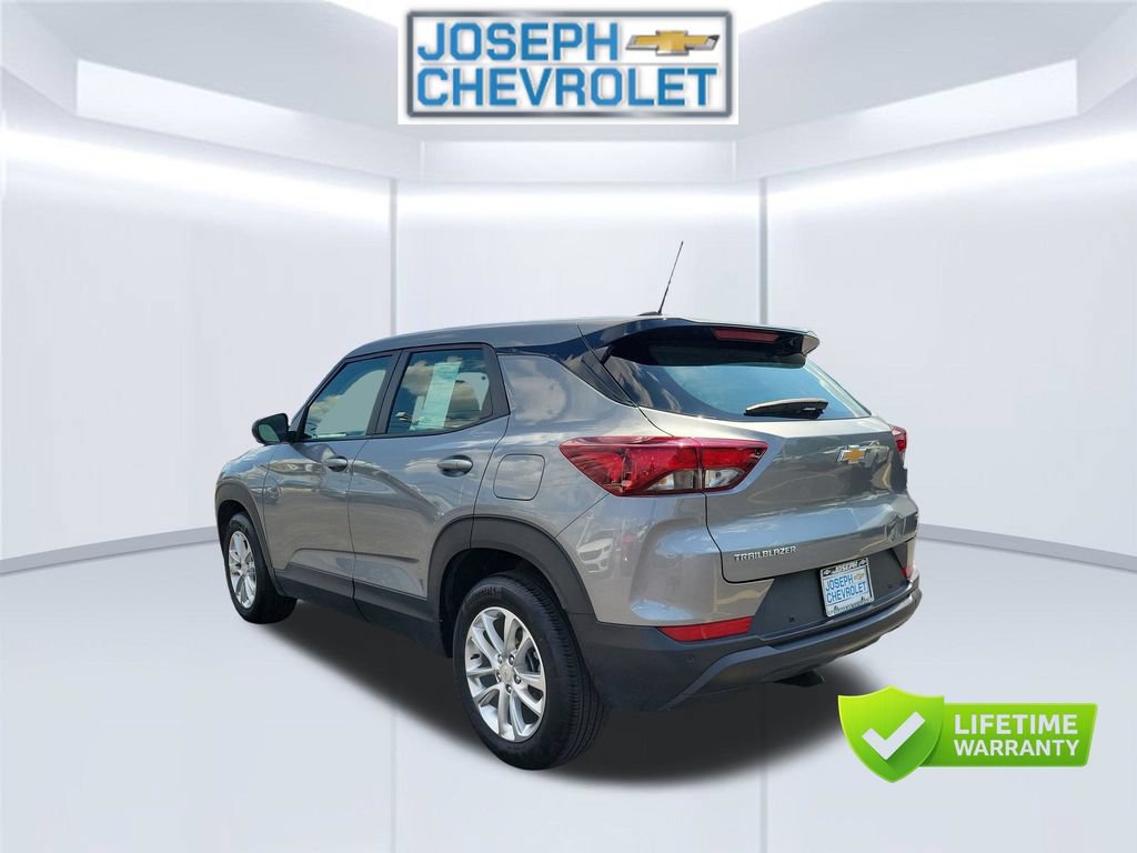 Used 2025 Chevrolet TrailBlazer LS w/ LS Confidence Package FWD image 4