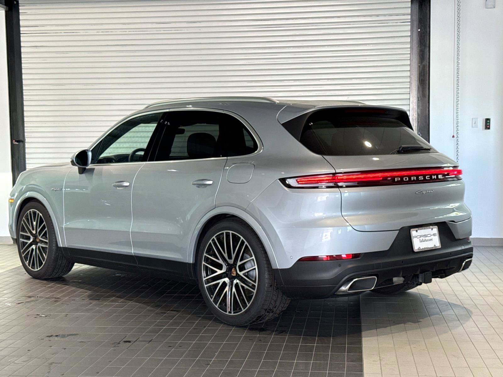 New 2026 Porsche Cayenne E-Hybrid image 3