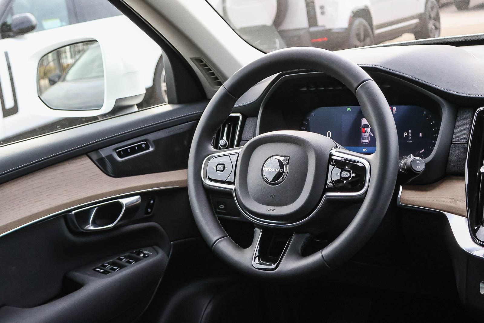 New 2027 Volvo XC90 B6 Plus AWD/4WD image 23