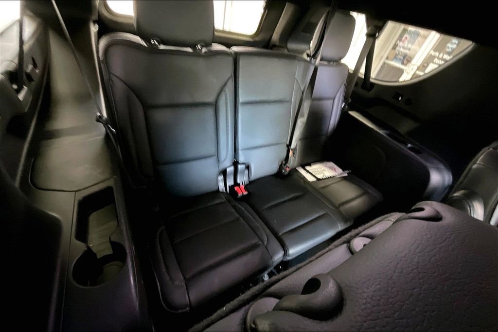 Used 2024 GMC Yukon XL Denali image 15