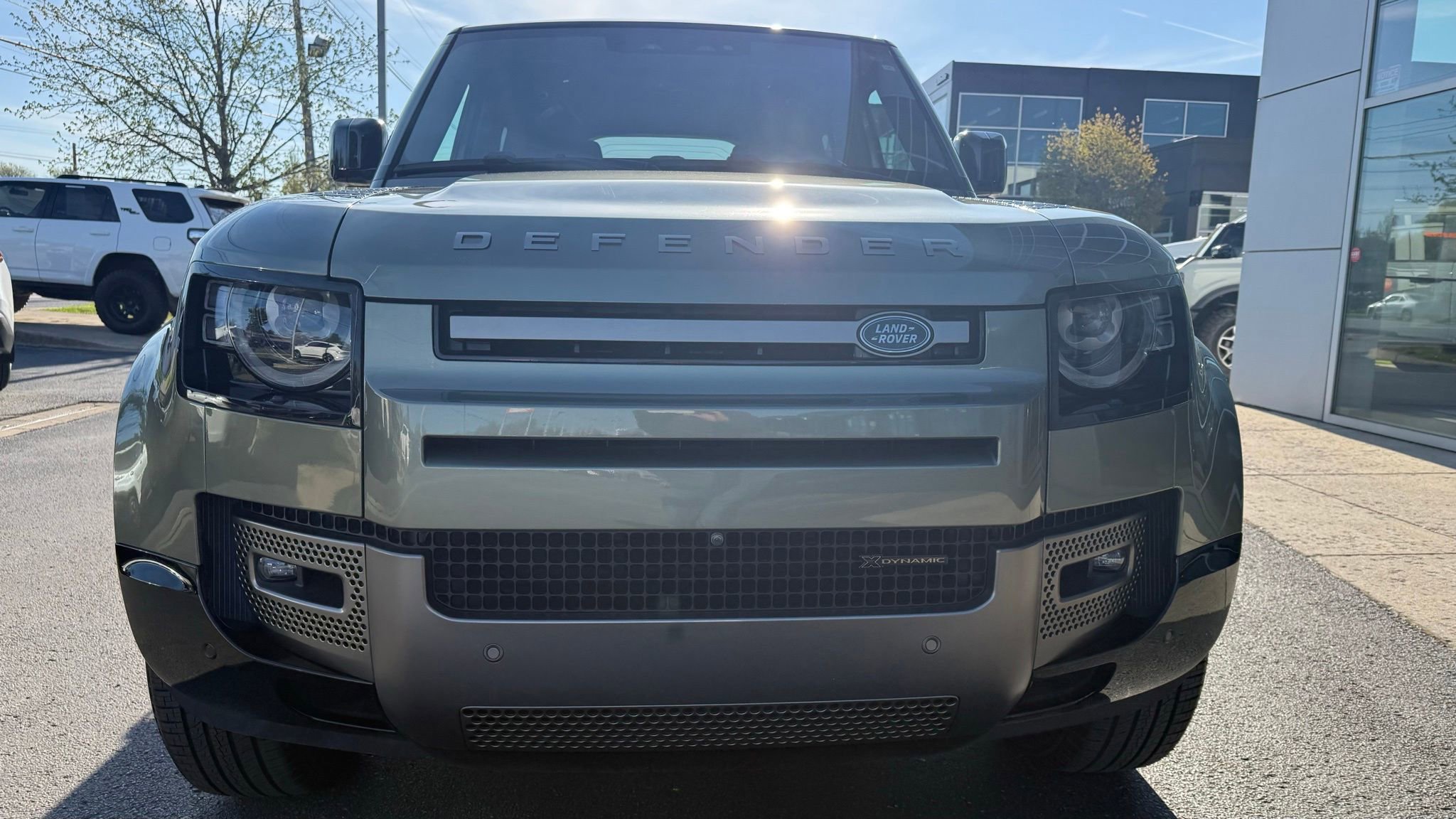 Used 2023 Land Rover Defender 110 X-Dynamic SE image 15