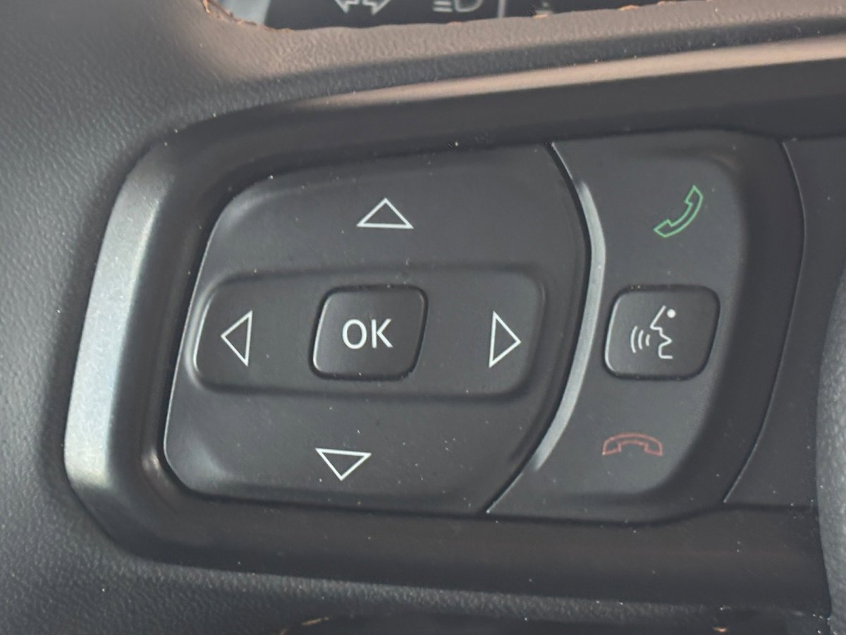 Used 2024 Jeep Wrangler Sport S image 11