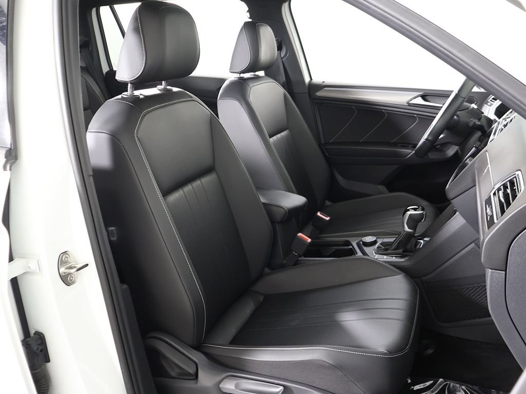 Used 2024 Volkswagen Tiguan SE R-Line AWD/4WD image 31