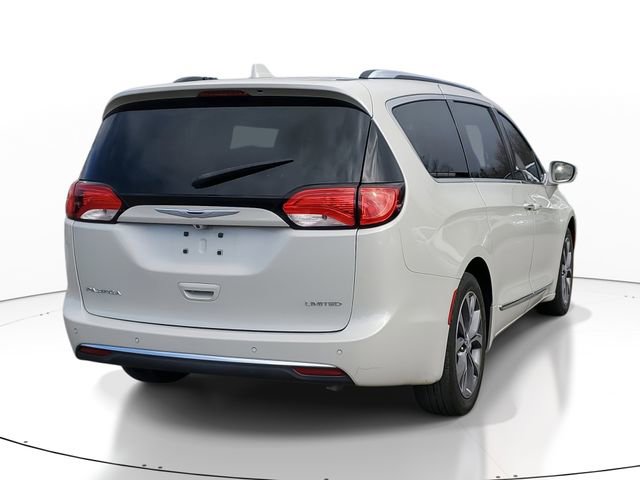 Used 2017 Chrysler Pacifica Limited w/ UConnect Theater Package image 4