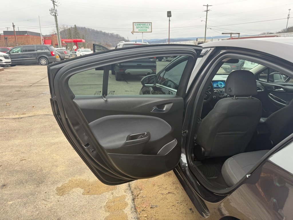 Used 2016 Chevrolet Cruze LT w/ Sun And Sound Package image 30