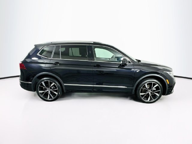Certified 2024 Volkswagen Tiguan SEL R-Line AWD/4WD image 9