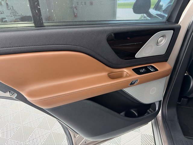 Used 2020 Lincoln Aviator Reserve w/ Equipment Group 202A AWD/4WD image 20