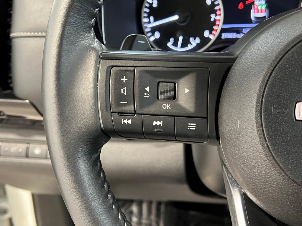 Used 2024 Nissan Pathfinder SV image 21