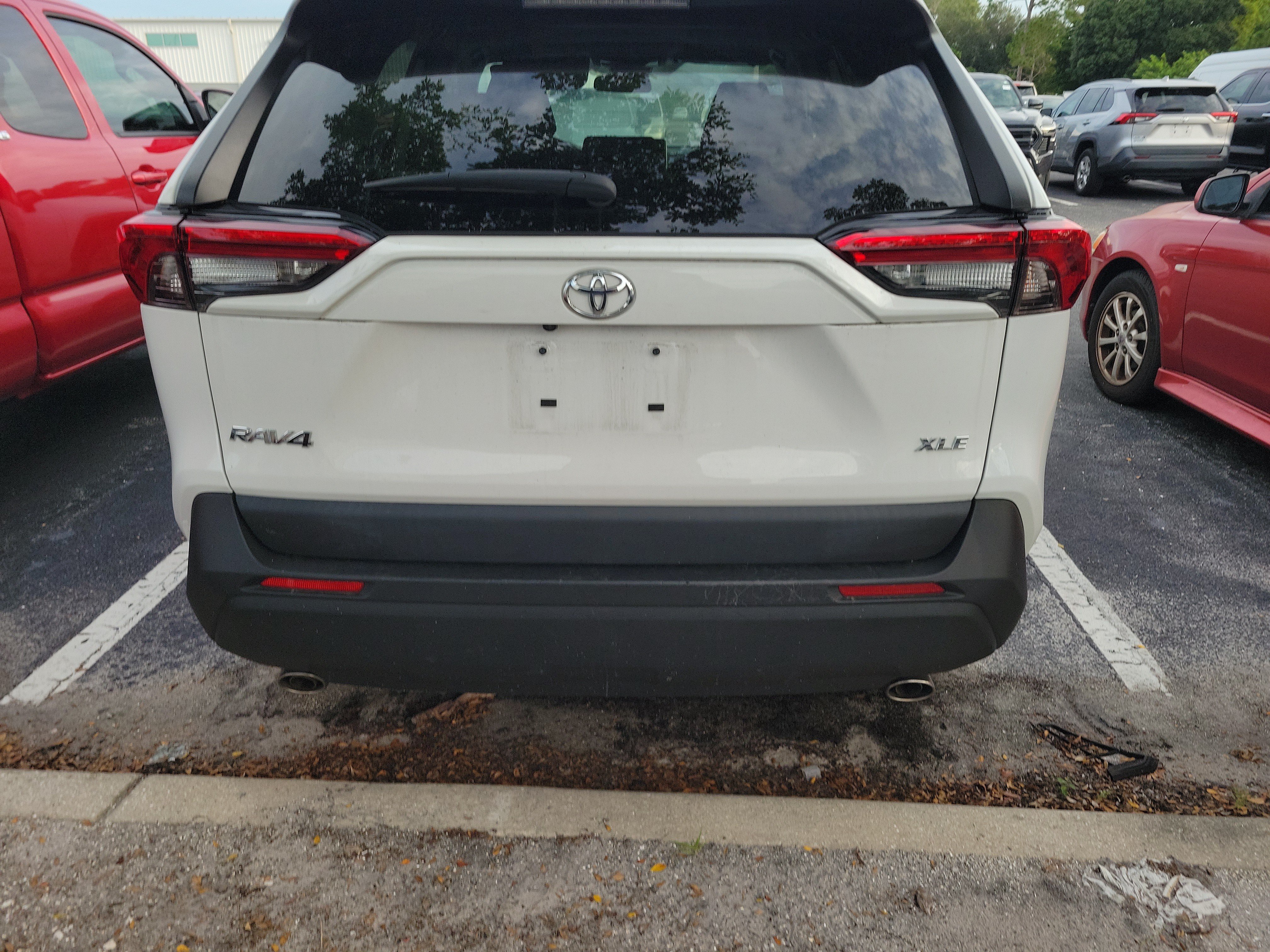 Used 2024 Toyota RAV4 XLE w/ Convenience Package FWD image 8