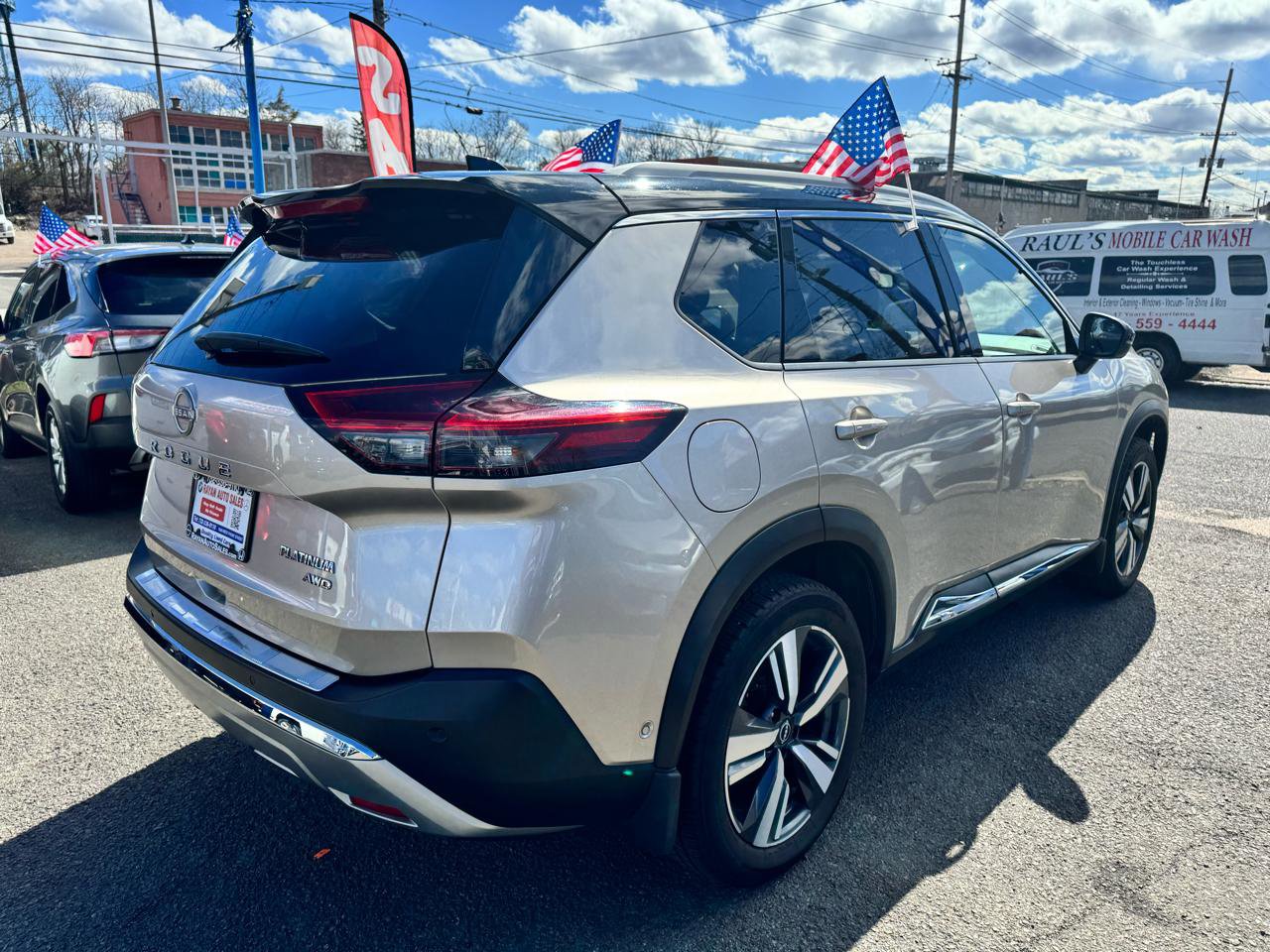 Used 2022 Nissan Rogue Platinum w/ Head-Up Display Package AWD/4WD image 4