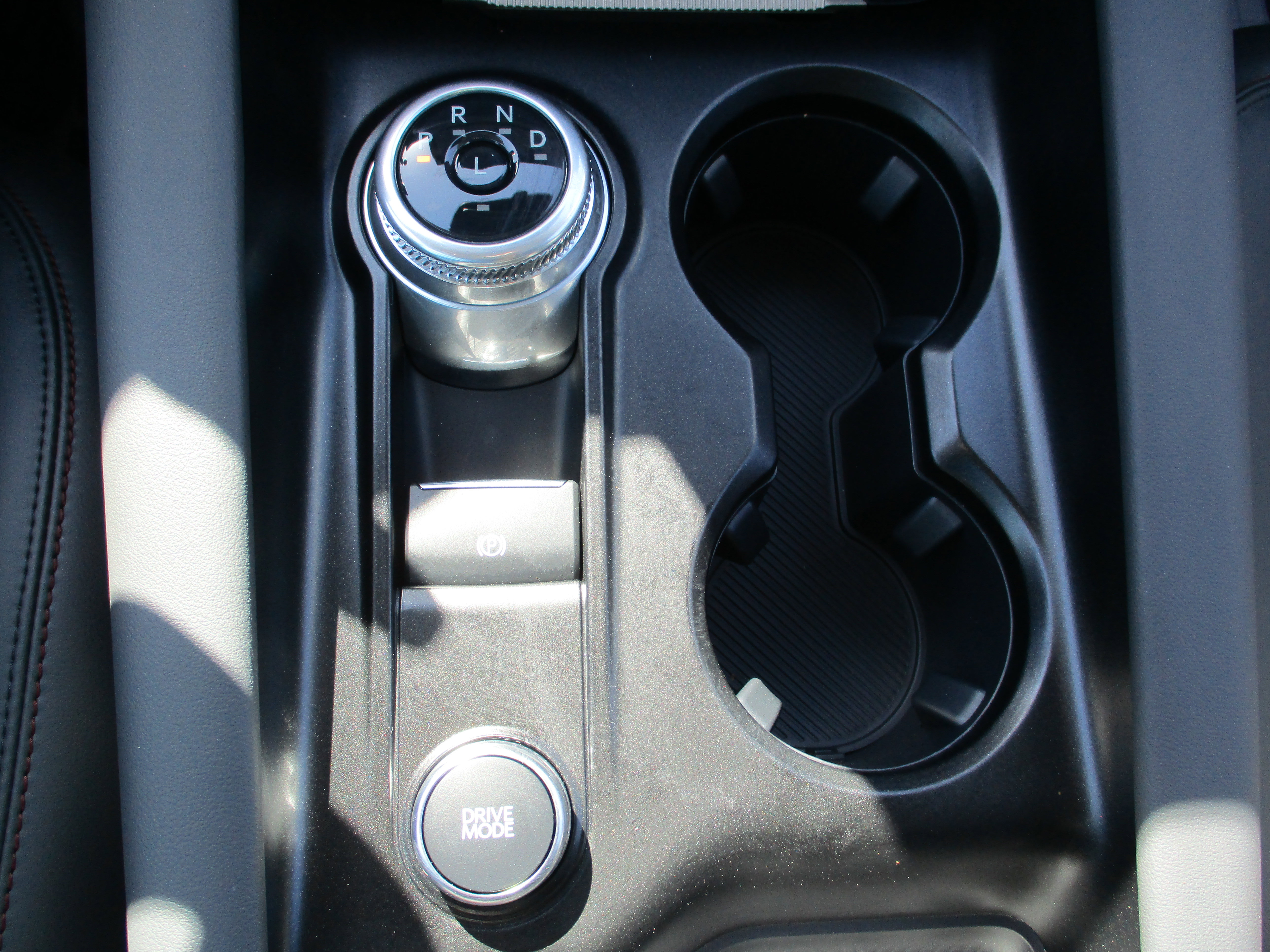 New 2025 Ford Explorer Active w/ Active Comfort Package image 14