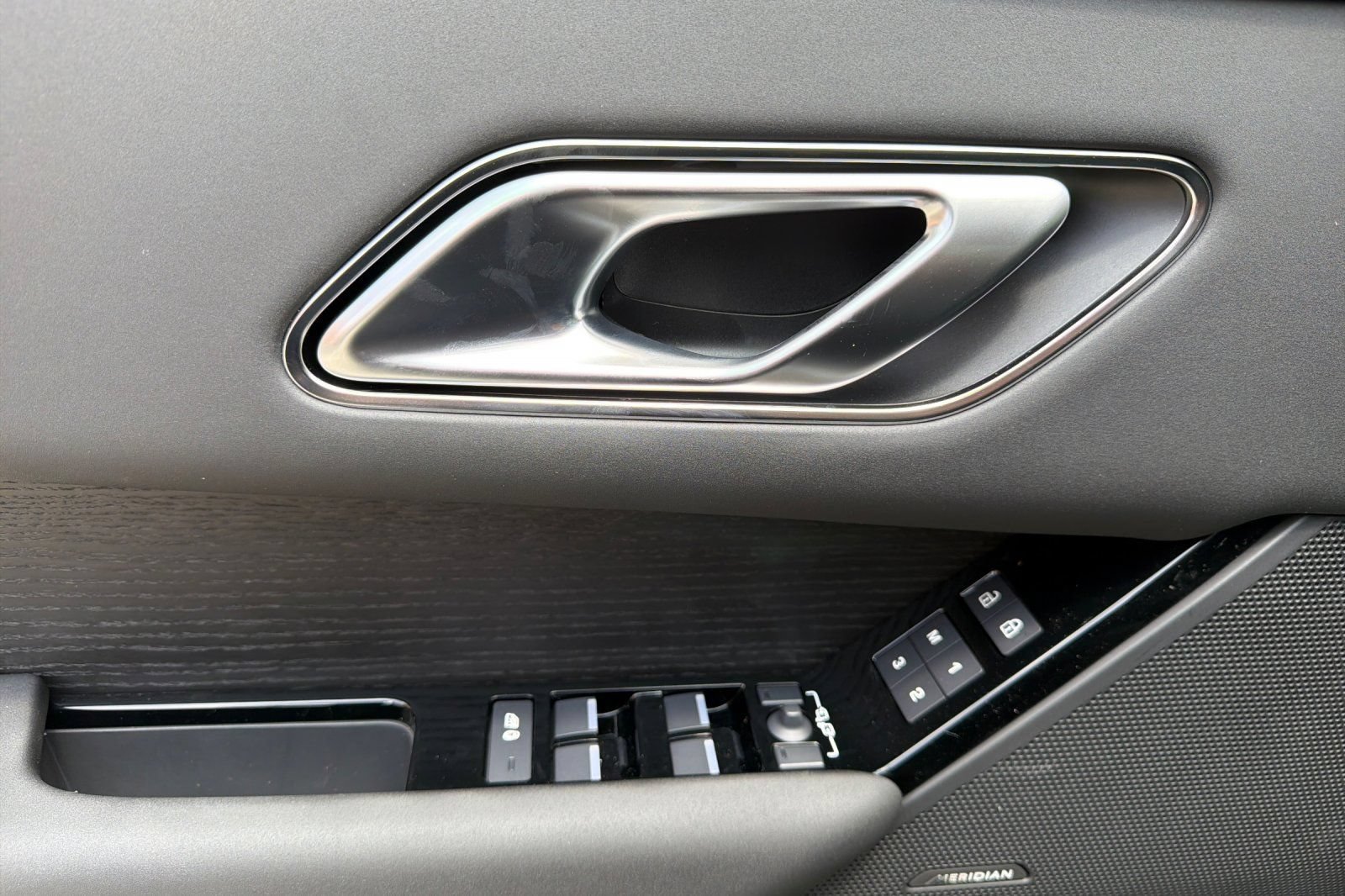 New 2026 Land Rover Range Rover Velar S AWD/4WD image 14
