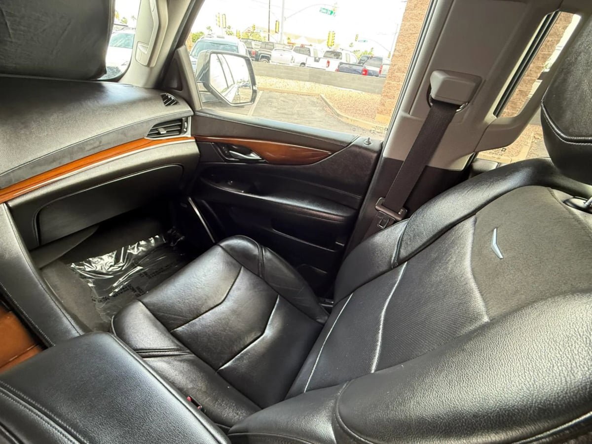 Used 2018 Cadillac Escalade Luxury AWD/4WD image 52