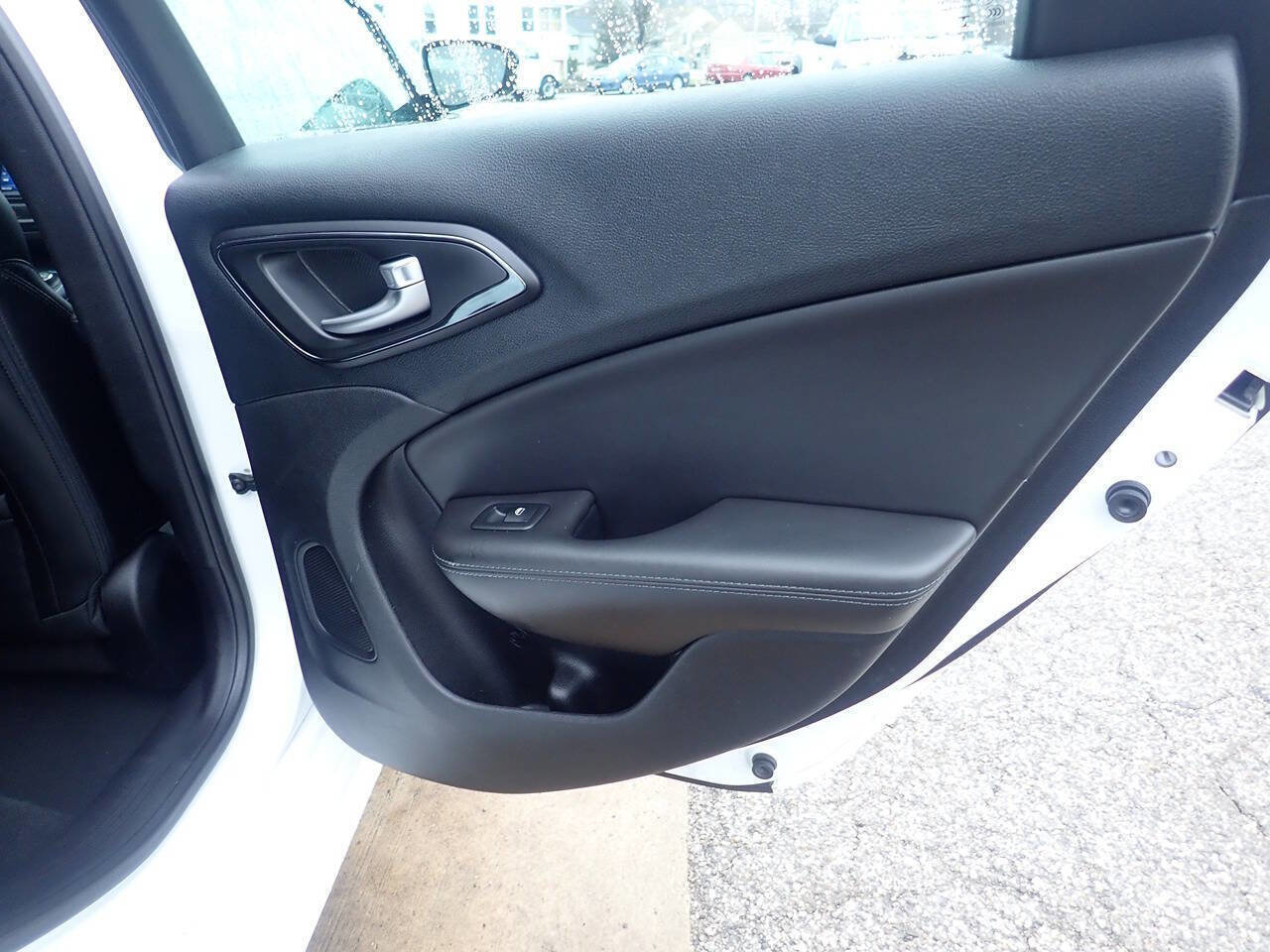 Used 2015 Chrysler 200 S image 34