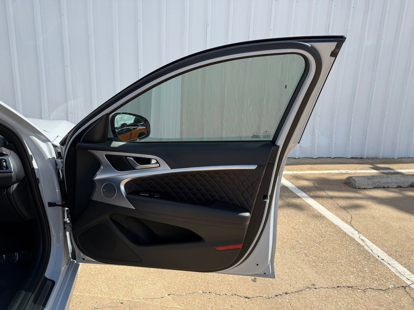 Used 2022 Genesis G70 3.3T RWD image 25