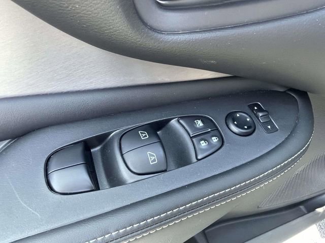 Used 2024 Nissan Murano SV w/ SV Midnight Edition Package FWD image 18