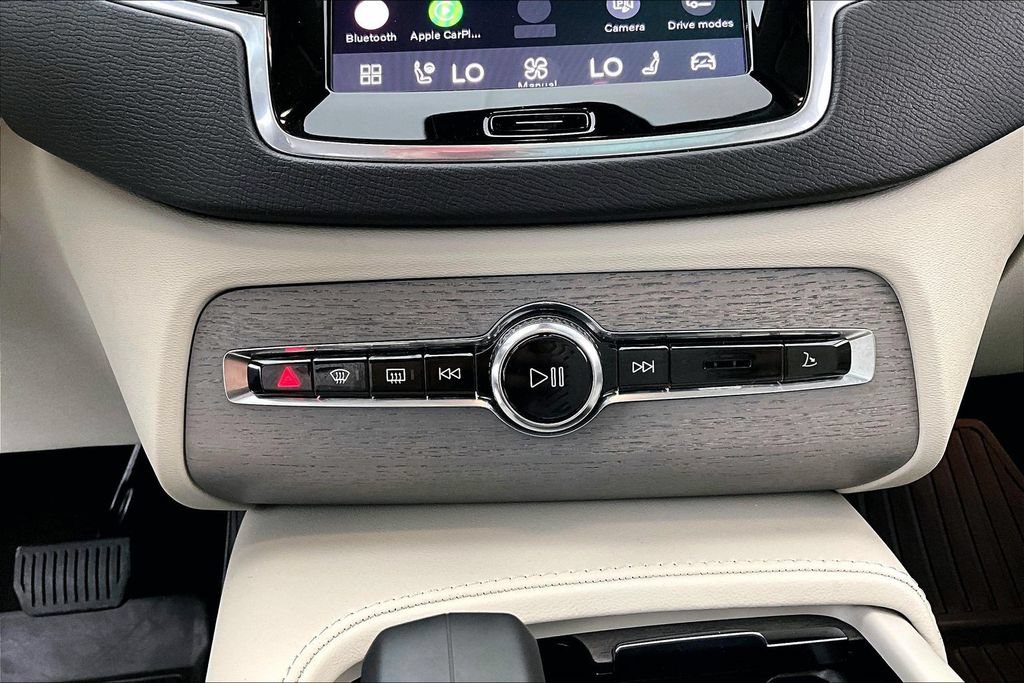Certified 2025 Volvo XC90 B6 Plus w/ Protection Package Premier AWD/4WD image 30